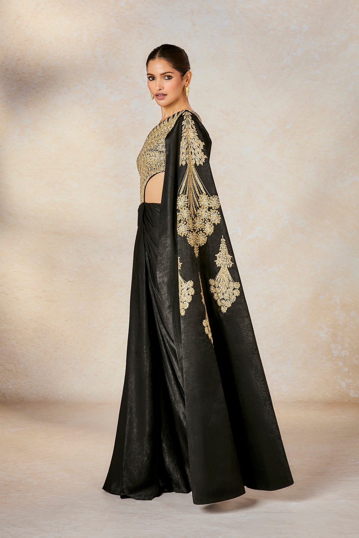 The Kala-Khatta Saree Gown